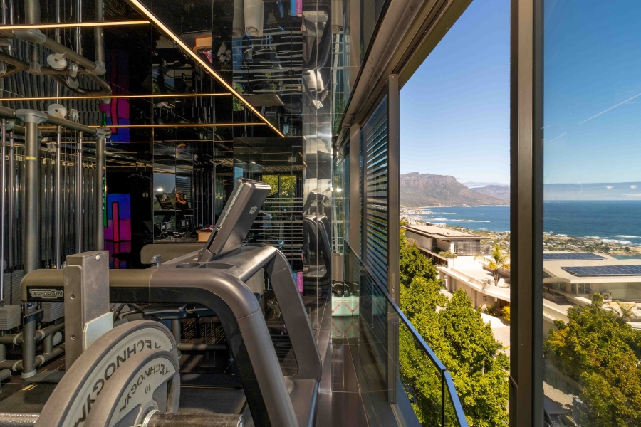 5 Bedroom Property for Sale in Clifton Western Cape